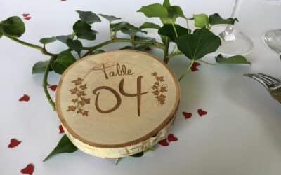 Numéros de table en bois avec gravure laser