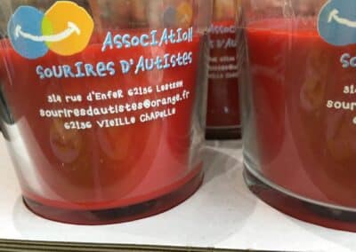 Impression UV sur verre pour association