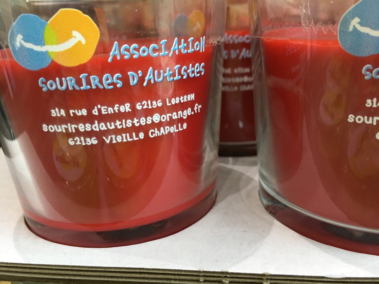Bougies de l'association Sourires d'Autistes.