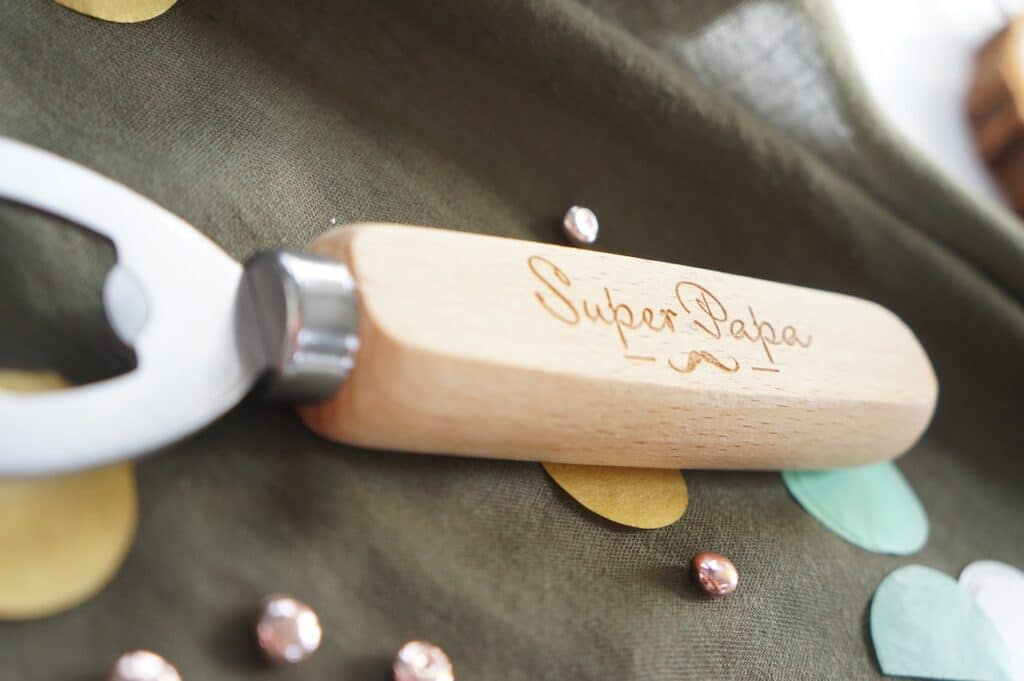 Décapsuleur gravé "Super Papa